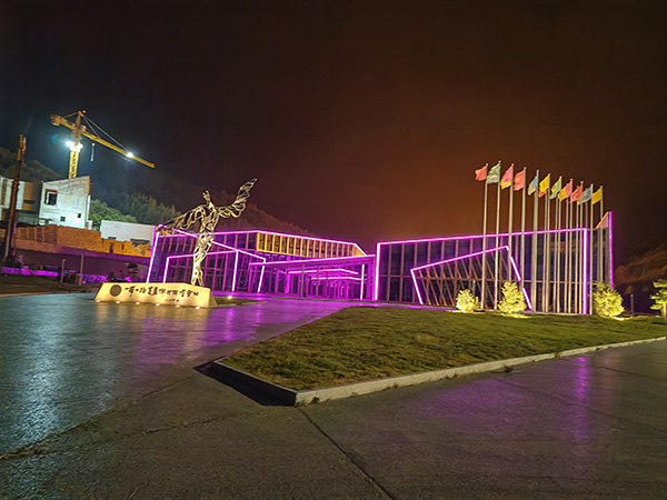 城市亮化是现代城市建设的重要组成部分,它不仅可以美化城市的夜景,还能提升城市的整体形象。随着科技的不断进步,城市亮化也得到了更多的关注和创新。本文将介绍一些关于城市亮化的创意和技术,帮助读者了解城市亮化的重要性以及如何进行固原城市亮化的规划和实施。 城市亮化是现代城市建设的重要组成部分,它不仅可以美化城市的夜景,还能提升城市的整体形象。随着科技的不断进步,城市亮化也得到了更多的关注和创新。本文将介绍一些关于城市亮化的创意和技术,帮助读者了解固原城市亮化的重要性以及如何进行固原城市亮化的规划和实施。