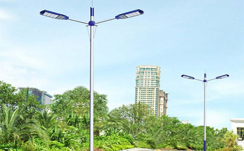 固原太阳能路灯地脚螺栓规格：防止倾倒的关键